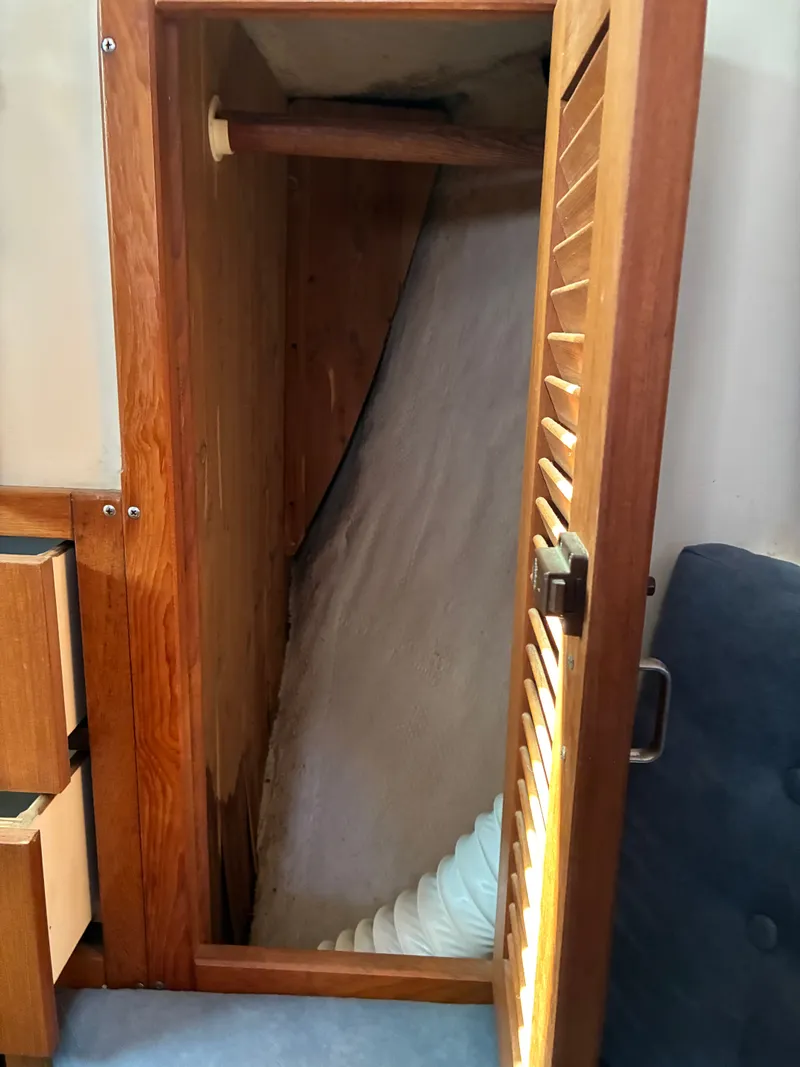 Slide: The Image of Catalina 320 1995 - 55