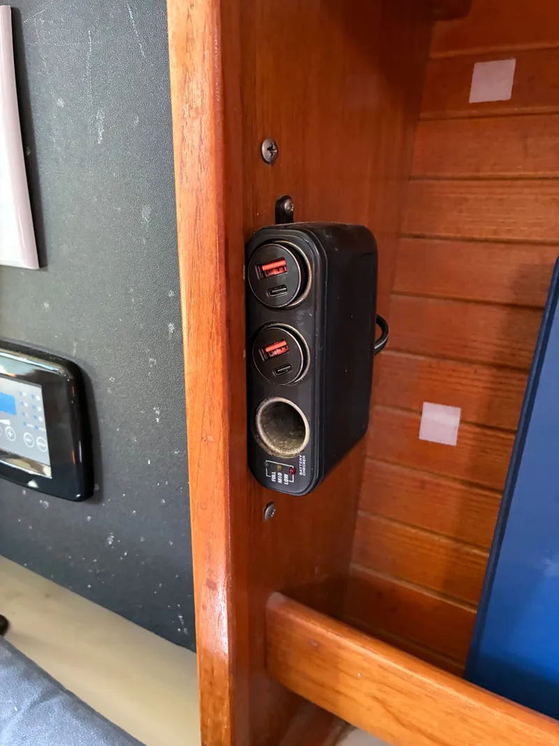 Slide: The Image of Catalina 320 1995 - 62