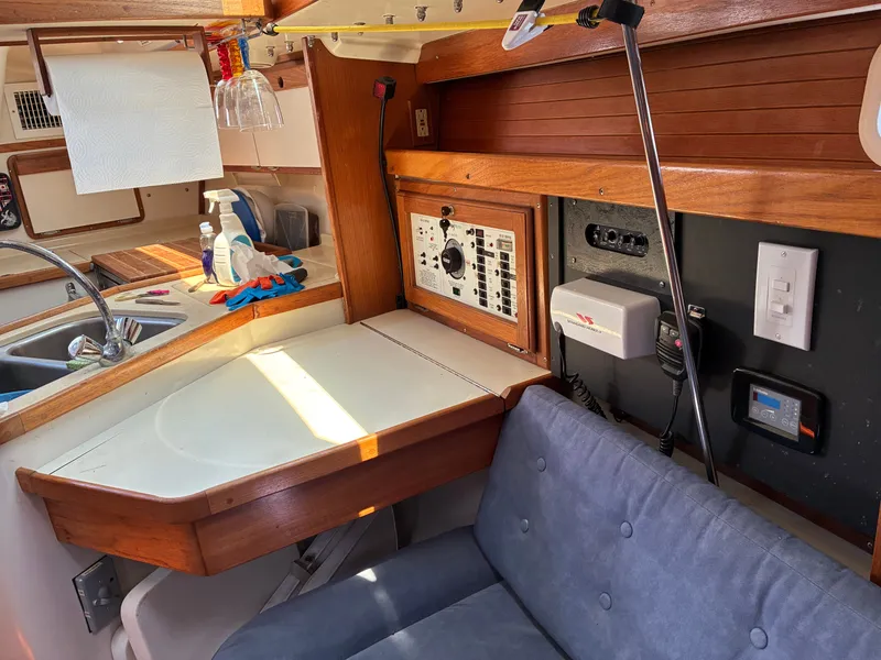 Slide: The Image of Catalina 320 1995 - 64