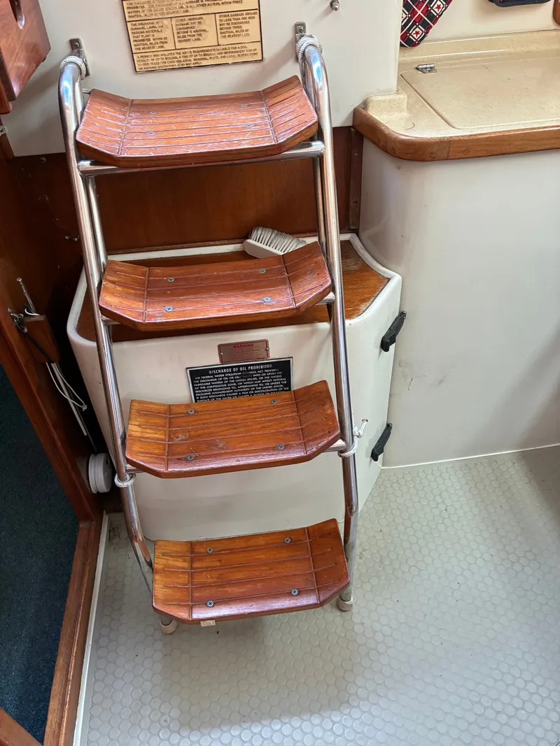 Slide: The Image of Catalina 320 1995 - 66