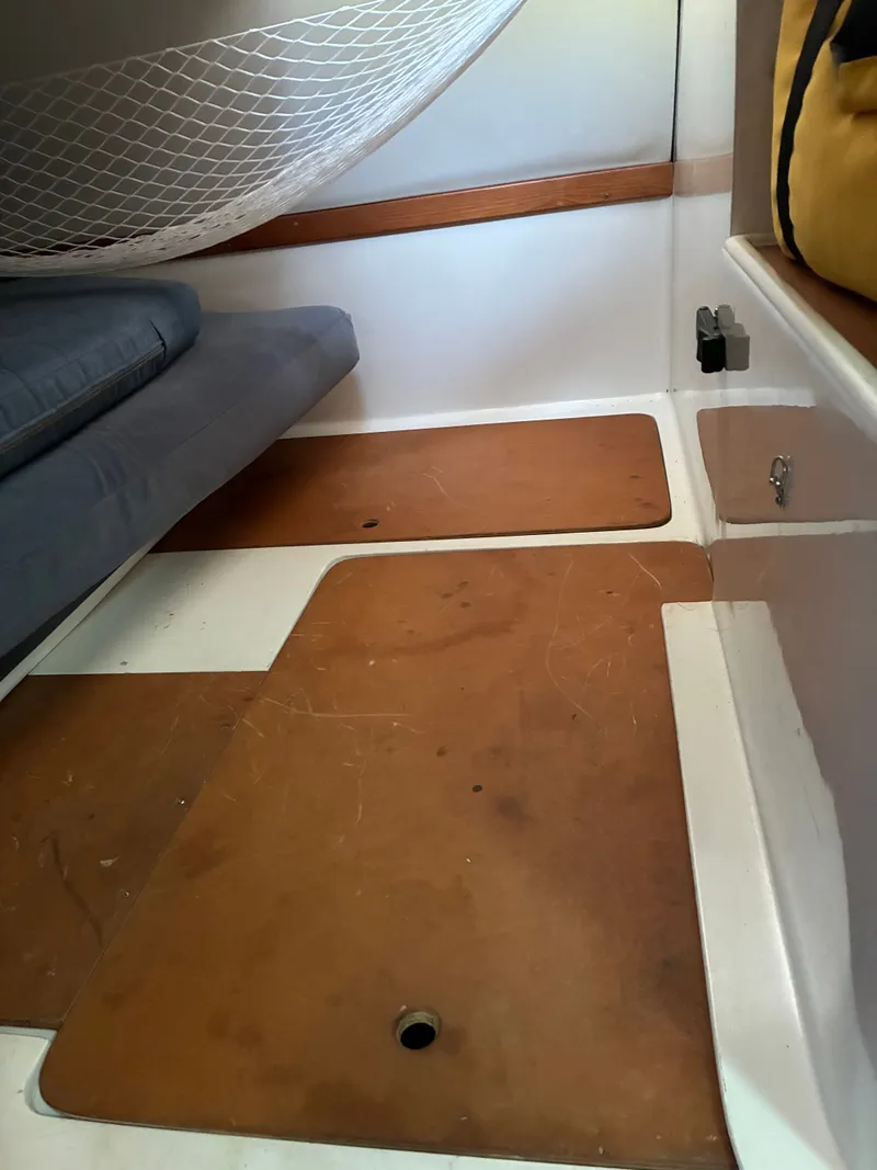 Slide: The Image of Catalina 320 1995 - 73