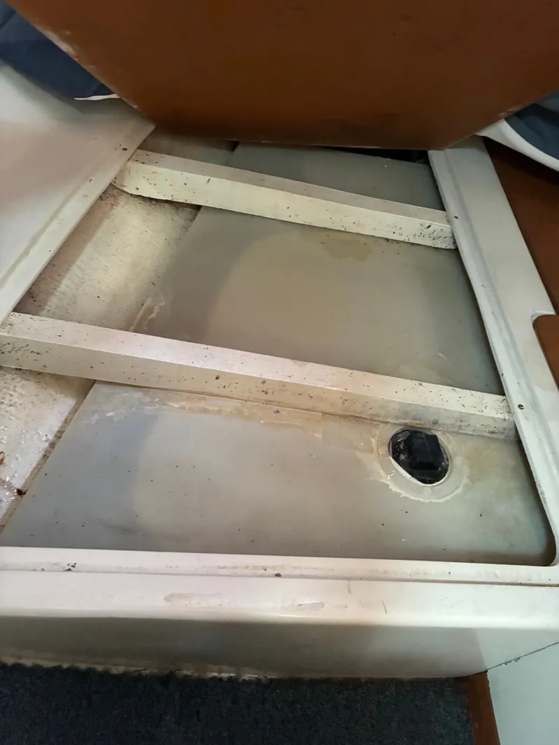 Slide: The Image of Catalina 320 1995 - 74