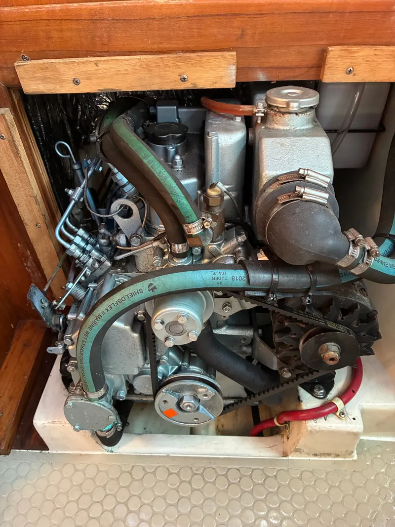 Slide: The Image of Catalina 320 1995 - 78