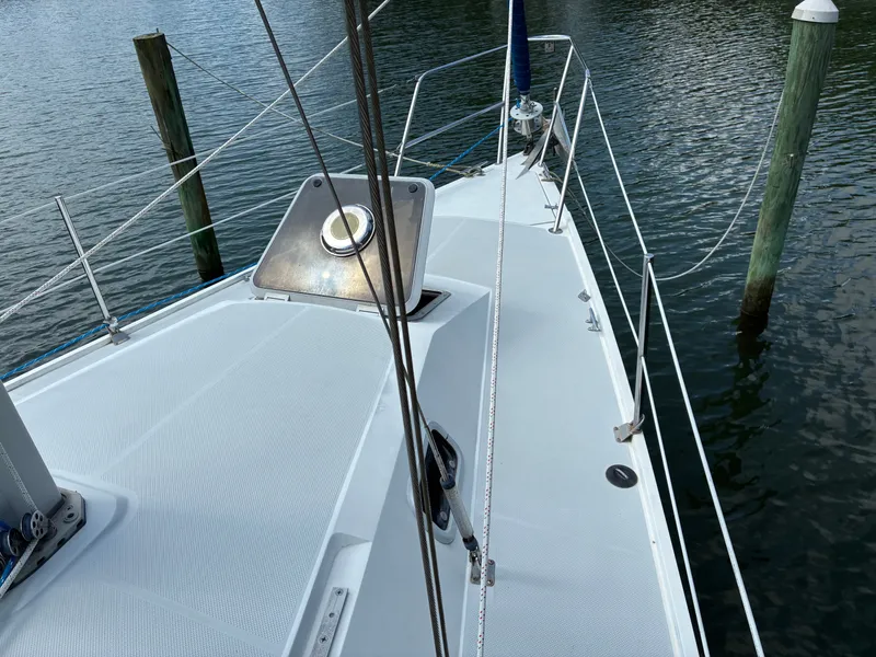 Slide: The Image of Catalina 320 1995 - 8