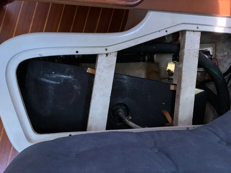 Slide: The Image of Catalina 320 1995 - 88