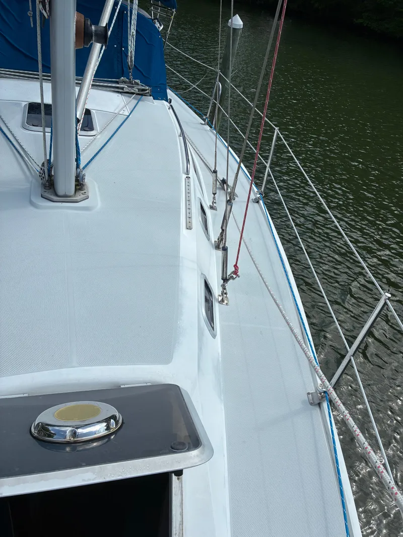 Slide: The Image of Catalina 320 1995 - 9