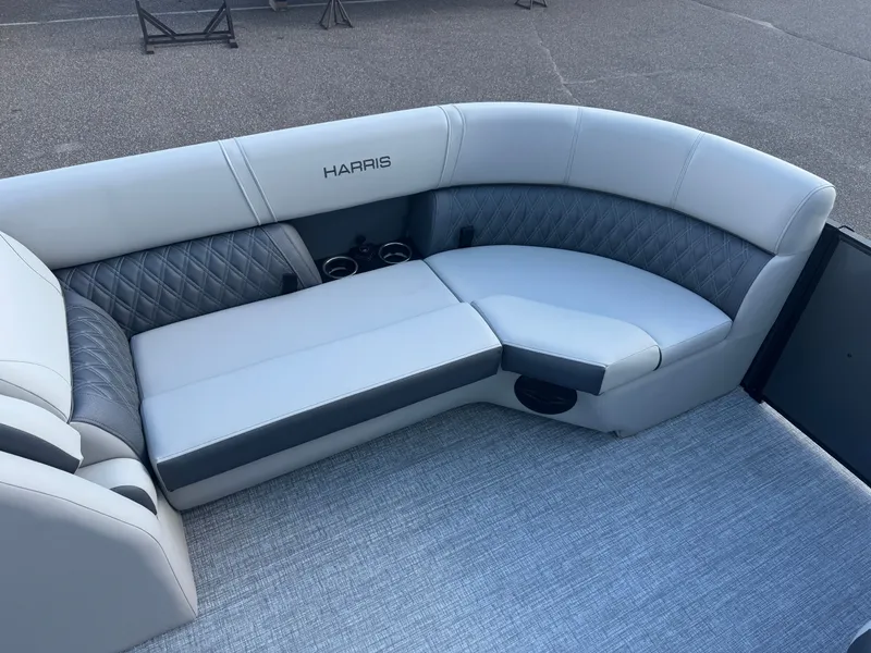 Slide: The Image of Harris Cruiser 230 2026 - 36