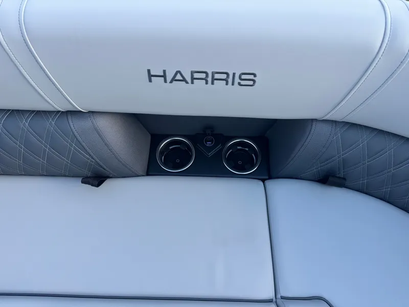 Slide: The Image of Harris Cruiser 230 2026 - 38