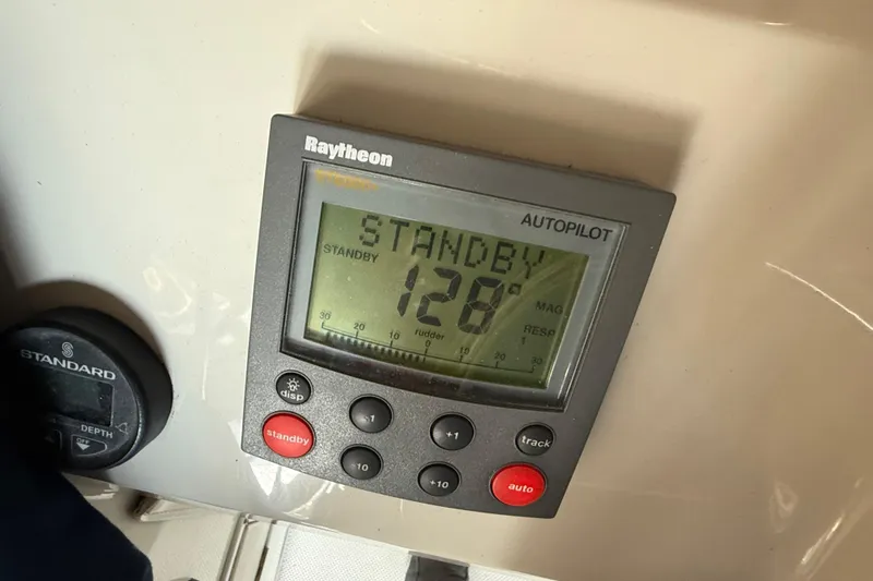 Slide: The Image of Raytheon autopilot display on 2000 Bayliner 3988 Command Bridge Motoryacht. - 24