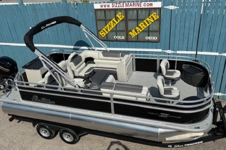 Slide: The Image of 2026 Sun Tracker Fishin' Barge 20 DLX pontoon boat at Sizzle Marine dealership. - 7