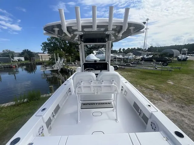 Slide: The Image of Sportsman Masters 227 Bay Boat 2026 - 13