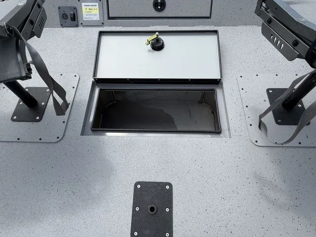 Slide: The Image of SeaArk Shadow 20V 2026 - 11