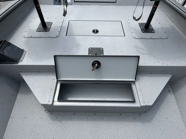 Slide: The Image of SeaArk Shadow 20V 2026 - 12