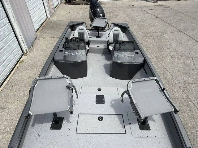 Slide: The Image of SeaArk Shadow 20V 2026 - 8