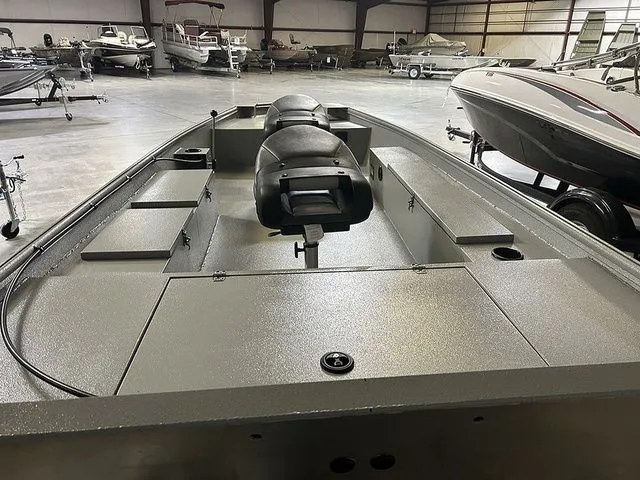 Slide: The Image of Xtreme Boats Brute 1654SS Tunnel 2026 - 9