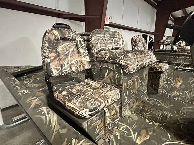 Slide: The Image of War Eagle 961 Blackhawk CC 2026 - 9