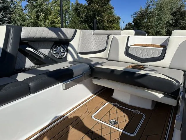 Slide: The Image of Tigé ZX5 2019 - 27