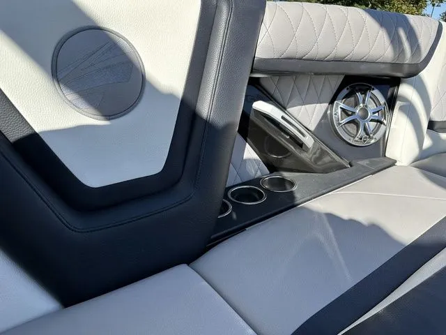 Slide: The Image of Tigé ZX5 2019 - 29