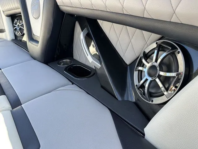 Slide: The Image of Tigé ZX5 2019 - 30