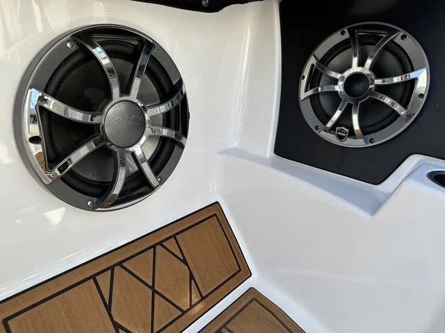 Slide: The Image of Tigé ZX5 2019 - 39