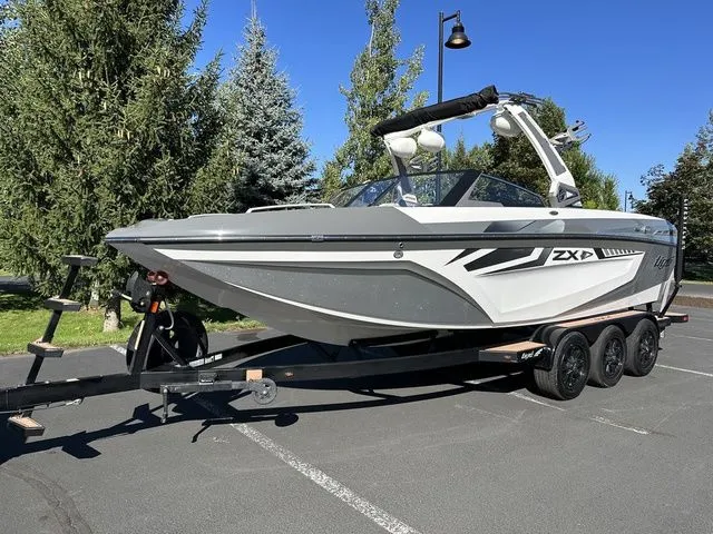 Slide: The Image of Tigé ZX5 2019 - 4