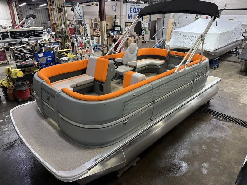 The Image of Tahoe Aura 50HP 1985 Quad Lounge 2025 - 1