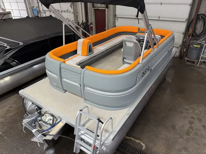 Slide: The Image of Tahoe Aura 50HP 1985 Quad Lounge 2025 - 16