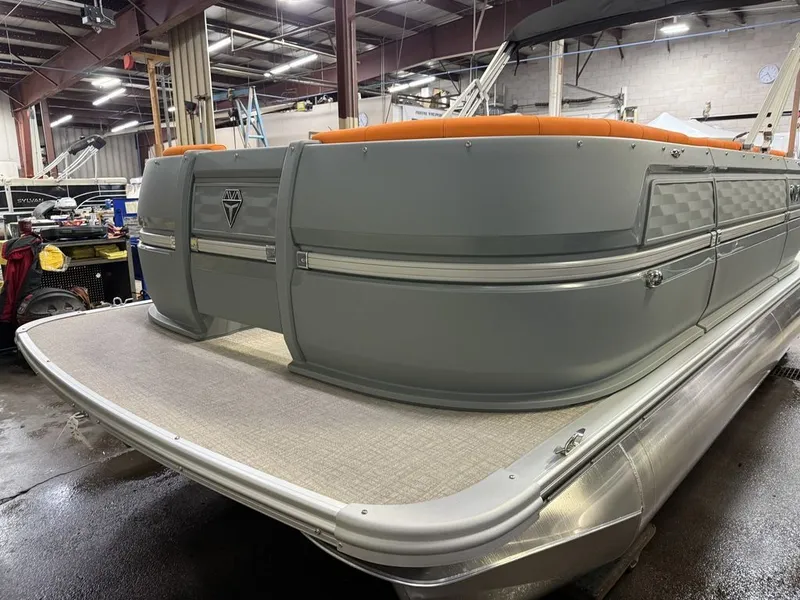 Slide: The Image of Tahoe Aura 50HP 1985 Quad Lounge 2025 - 33