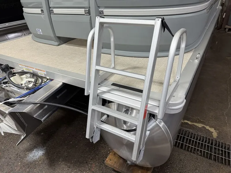 Slide: The Image of Tahoe Aura 50HP 1985 Quad Lounge 2025 - 40