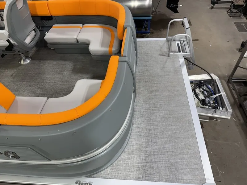 Slide: The Image of Tahoe Aura 2185 Quad Lounge & 90HP 4-Stroke EFI 2025 - 10