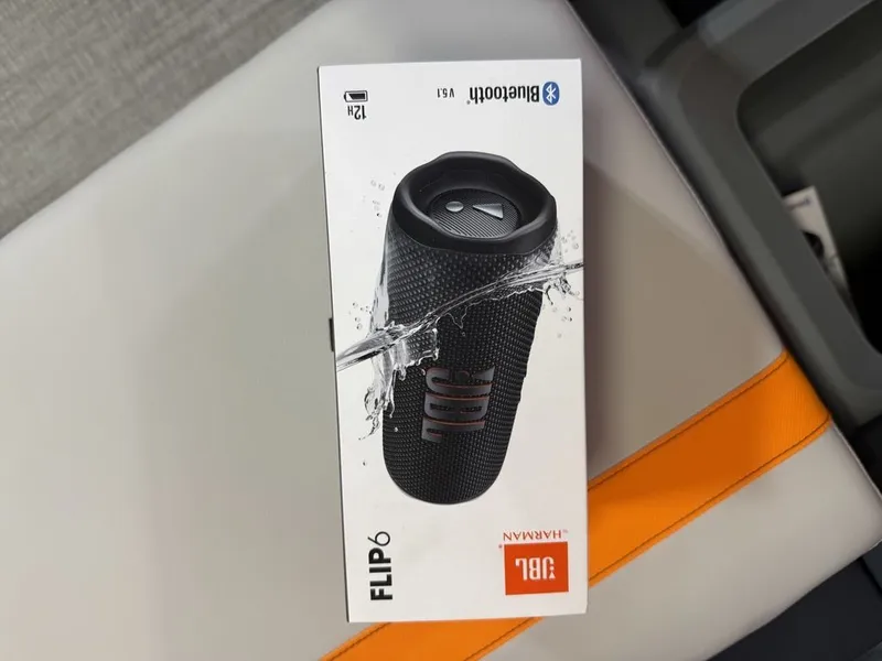 Slide: The Image of Tahoe Aura 2185 Quad Lounge & 90HP 4-Stroke EFI 2025 - 27