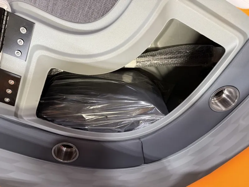 Slide: The Image of Tahoe Aura 2185 Quad Lounge & 90HP 4-Stroke EFI 2025 - 28