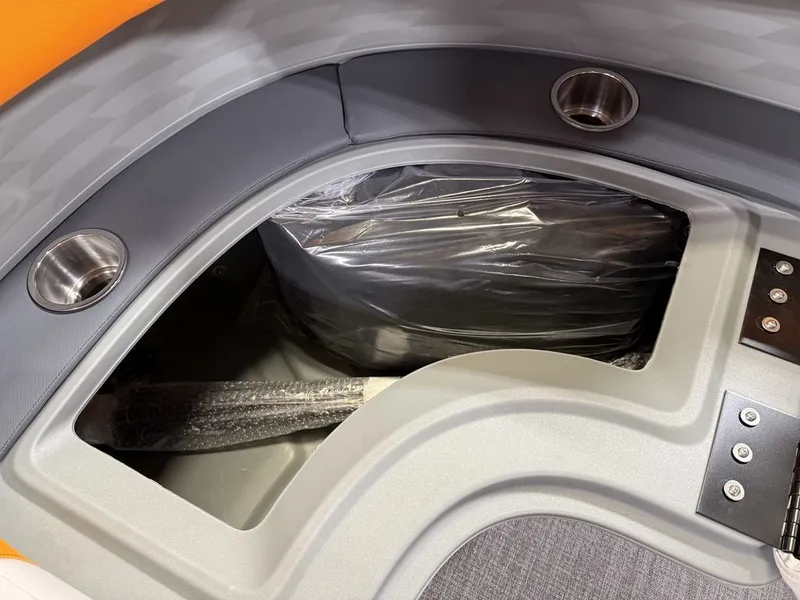 Slide: The Image of Tahoe Aura 2185 Quad Lounge & 90HP 4-Stroke EFI 2025 - 29