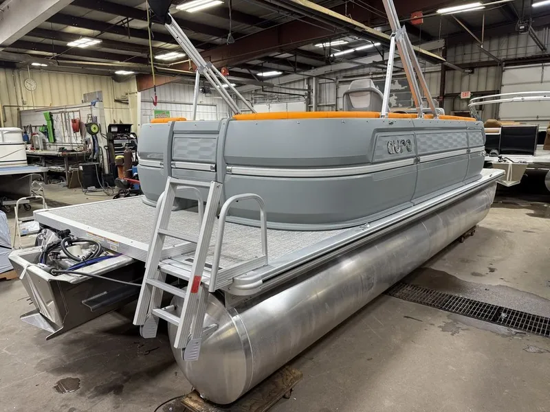 Slide: The Image of Tahoe Aura 2185 Quad Lounge & 90HP 4-Stroke EFI 2025 - 49