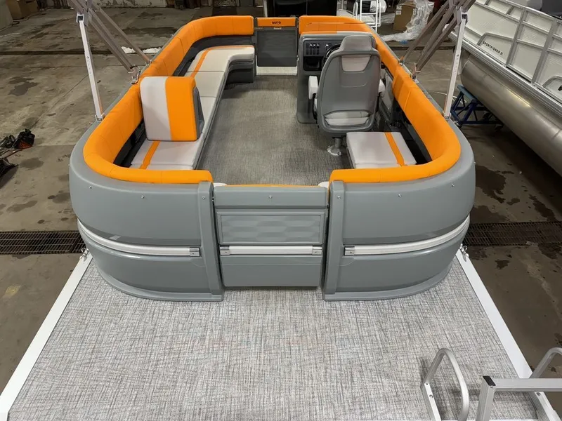 Slide: The Image of Tahoe Aura 90HP 2185 Quad Lounge 2025 - 11