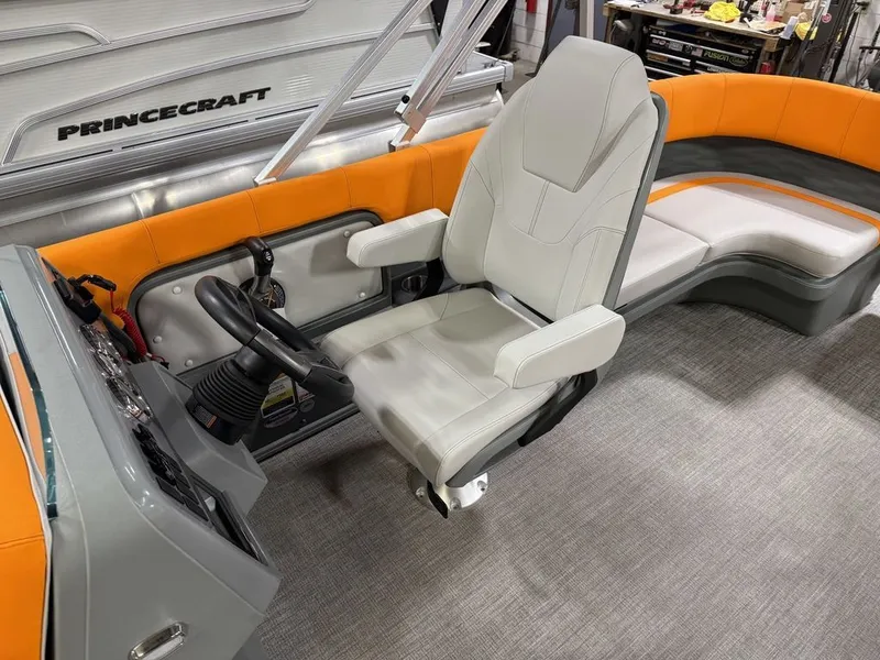 Slide: The Image of Tahoe Aura 90HP 2185 Quad Lounge 2025 - 15