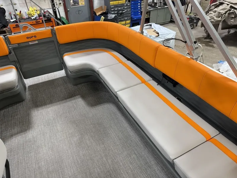 Slide: The Image of Tahoe Aura 90HP 2185 Quad Lounge 2025 - 21