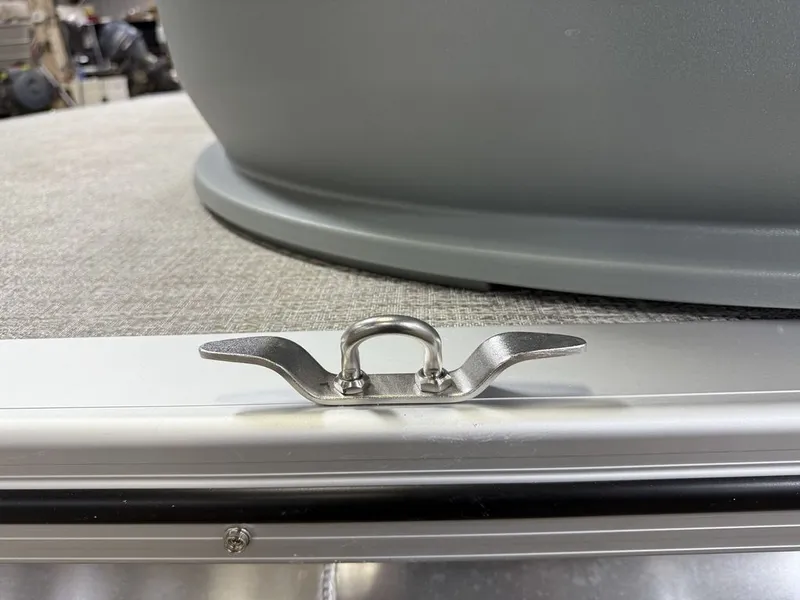 Slide: The Image of Tahoe Aura 90HP 2185 Quad Lounge 2025 - 39