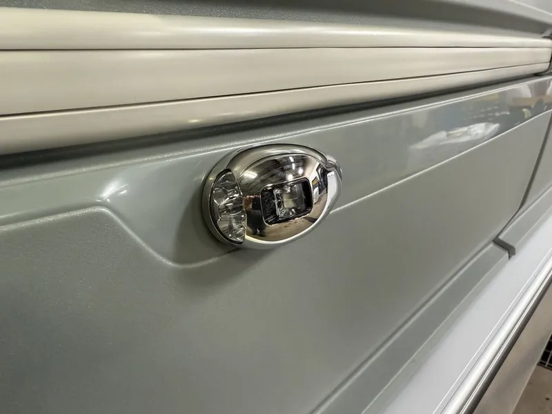 Slide: The Image of Tahoe Aura 90HP 2185 Quad Lounge 2025 - 41