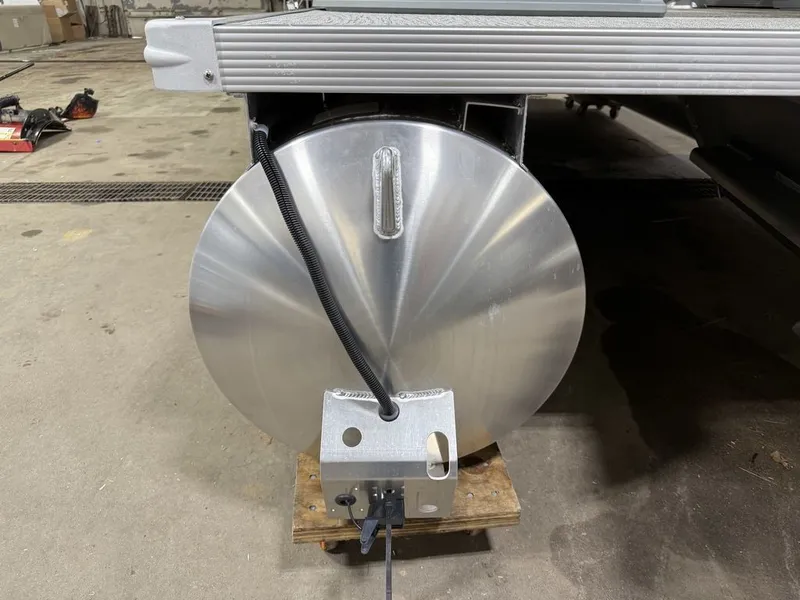 Slide: The Image of Tahoe Aura 90HP 2185 Quad Lounge 2025 - 46