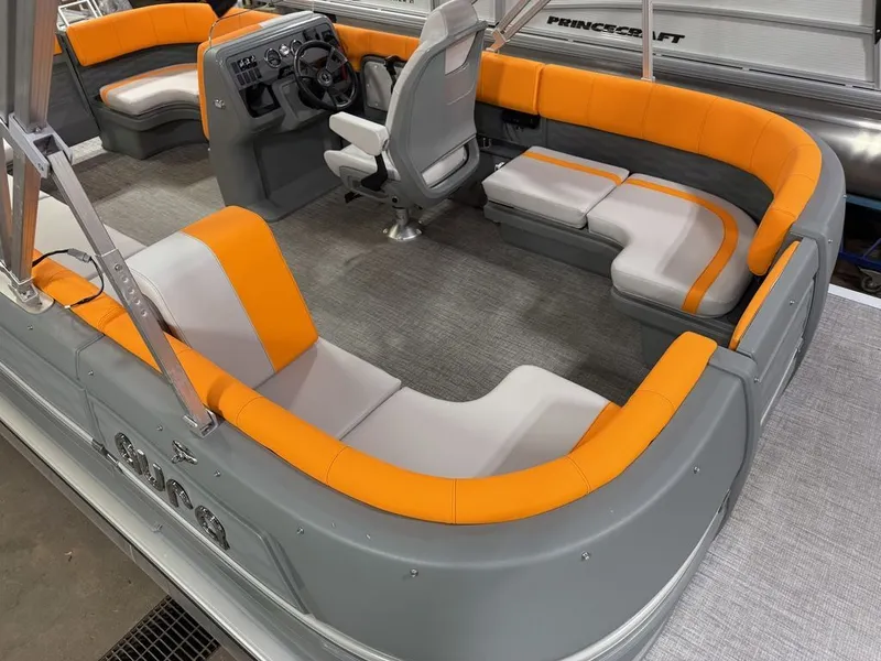 Slide: The Image of Tahoe Aura 90HP 2185 Quad Lounge 2025 - 8