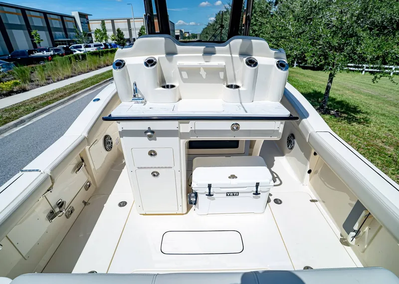 Slide: The Image of Scout 260 LXF 2026 - 14