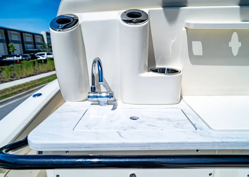 Slide: The Image of Scout 260 LXF 2026 - 16