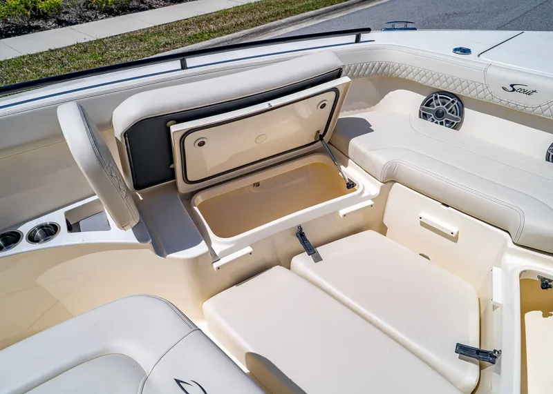 Slide: The Image of Scout 260 LXF 2026 - 30