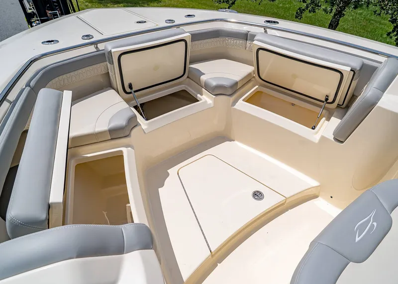 Slide: The Image of Scout 288 LXF 2026 - 32