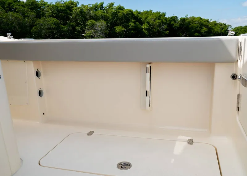 Slide: The Image of Scout 330 LXF 2026 - 14