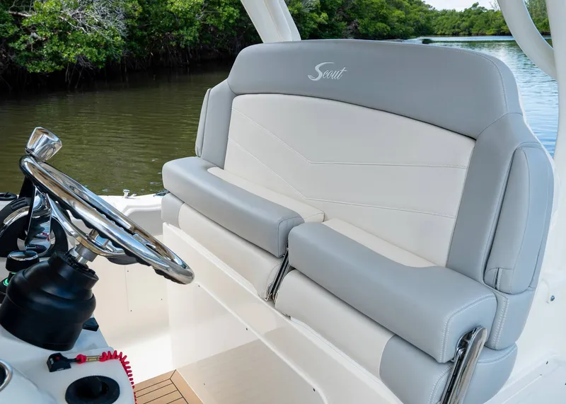 Slide: The Image of Scout 330 LXF 2026 - 24