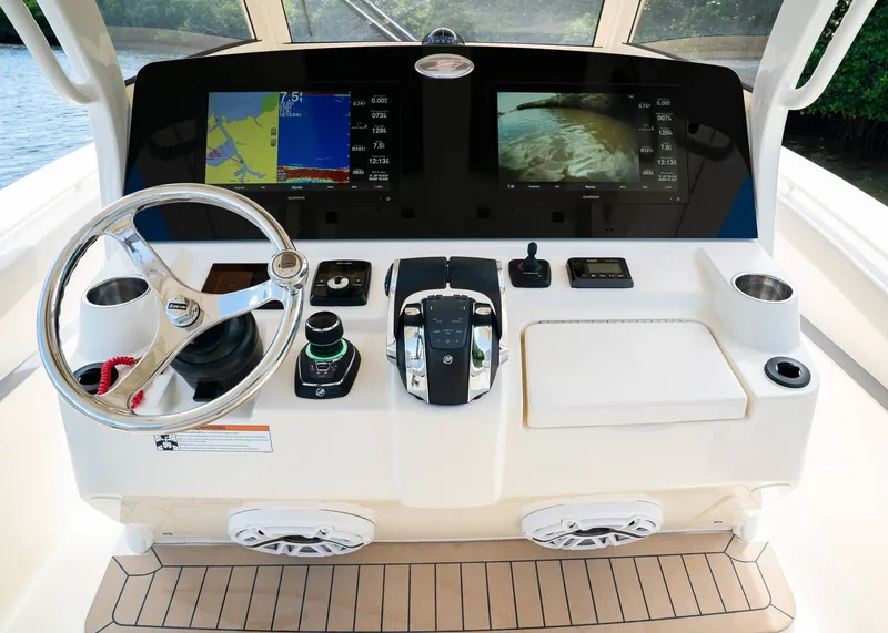 Slide: The Image of Scout 330 LXF 2026 - 27