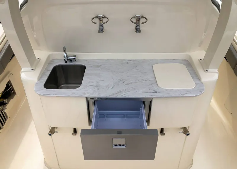 Slide: The Image of Scout 330 LXF 2026 - 34