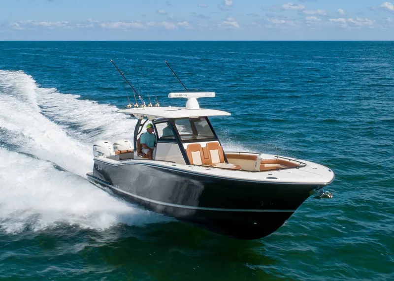 The Image of Scout 330 LXF 2027 - 1
